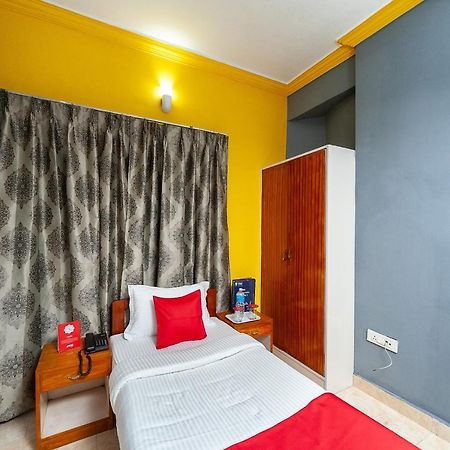 Hotel Manhattan Chennai Bagian luar foto