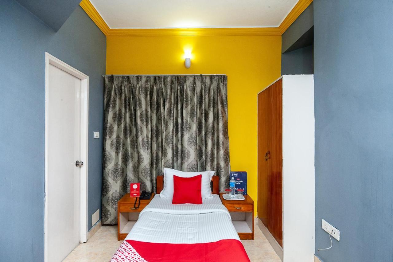 Hotel Manhattan Chennai Bagian luar foto