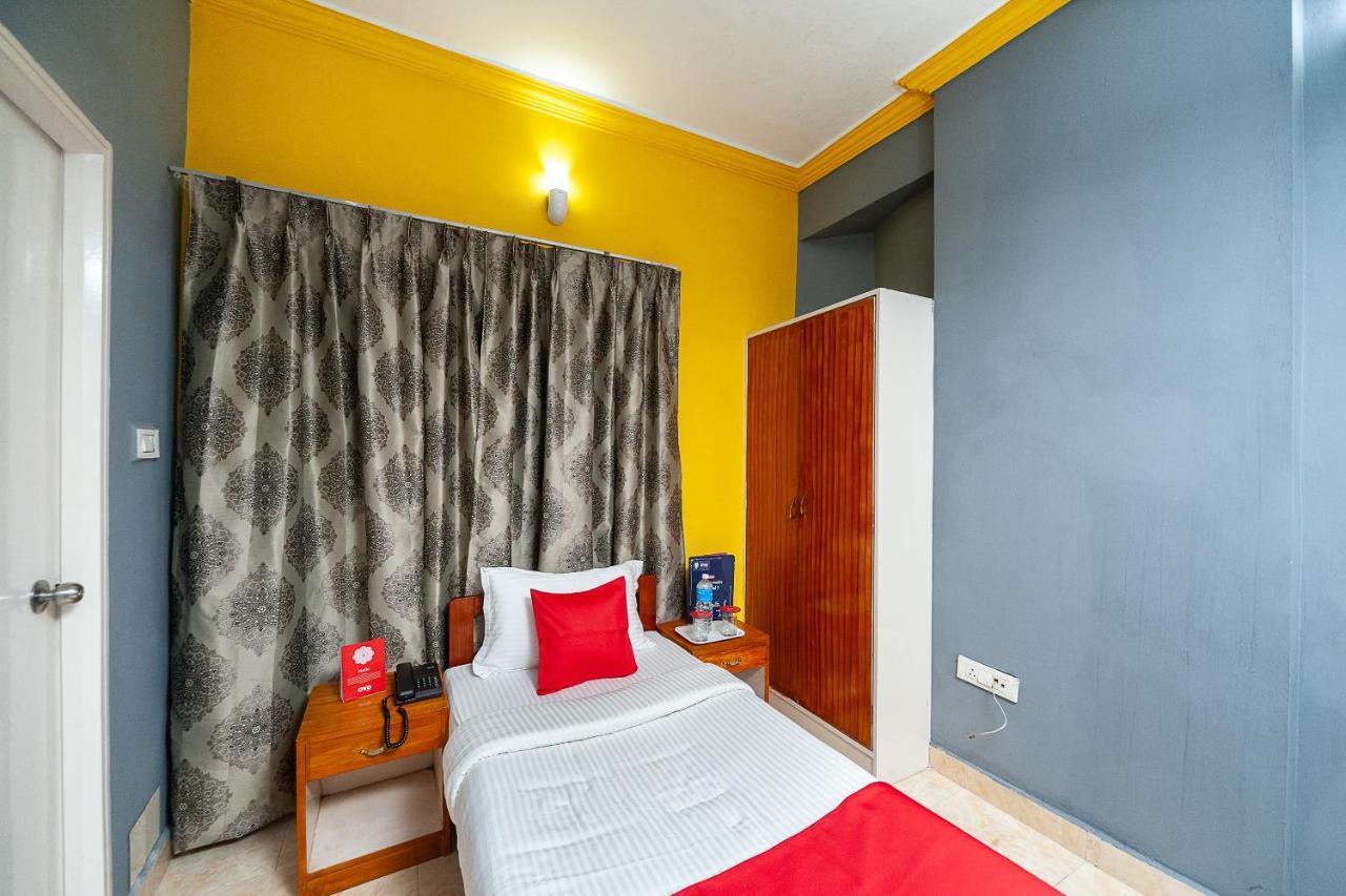 Hotel Manhattan Chennai Bagian luar foto