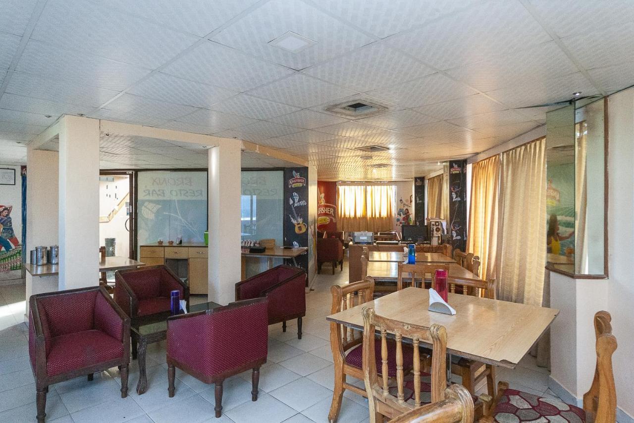 Hotel Manhattan Chennai Bagian luar foto