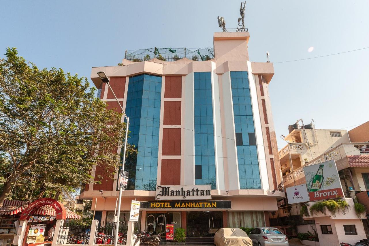 Hotel Manhattan Chennai Bagian luar foto