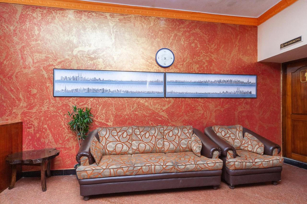 Hotel Manhattan Chennai Bagian luar foto