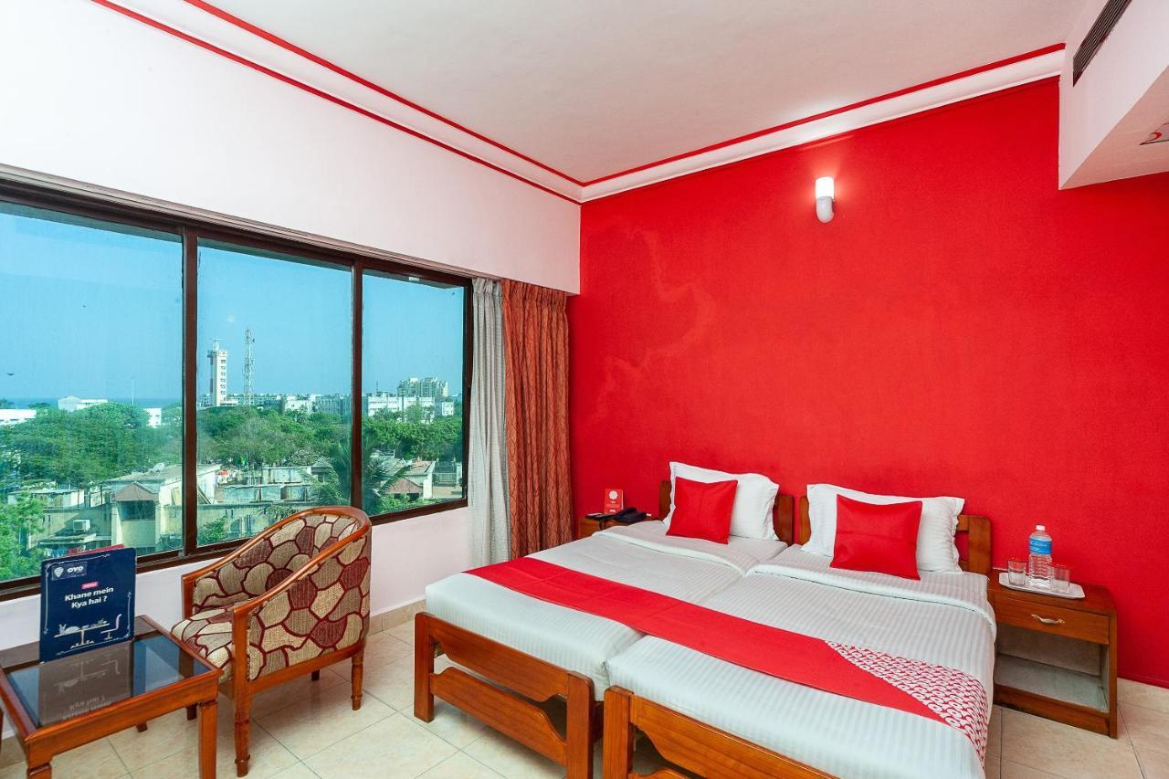 Hotel Manhattan Chennai Bagian luar foto
