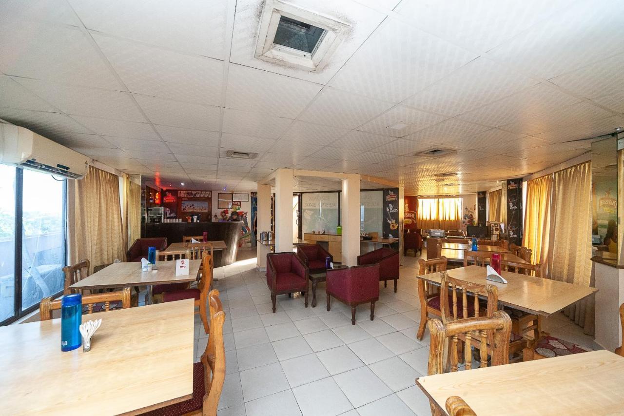 Hotel Manhattan Chennai Bagian luar foto