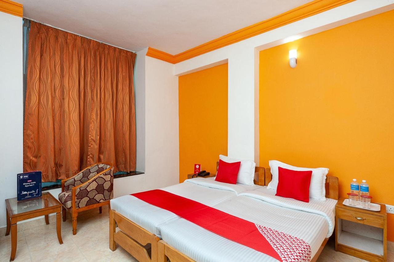 Hotel Manhattan Chennai Bagian luar foto