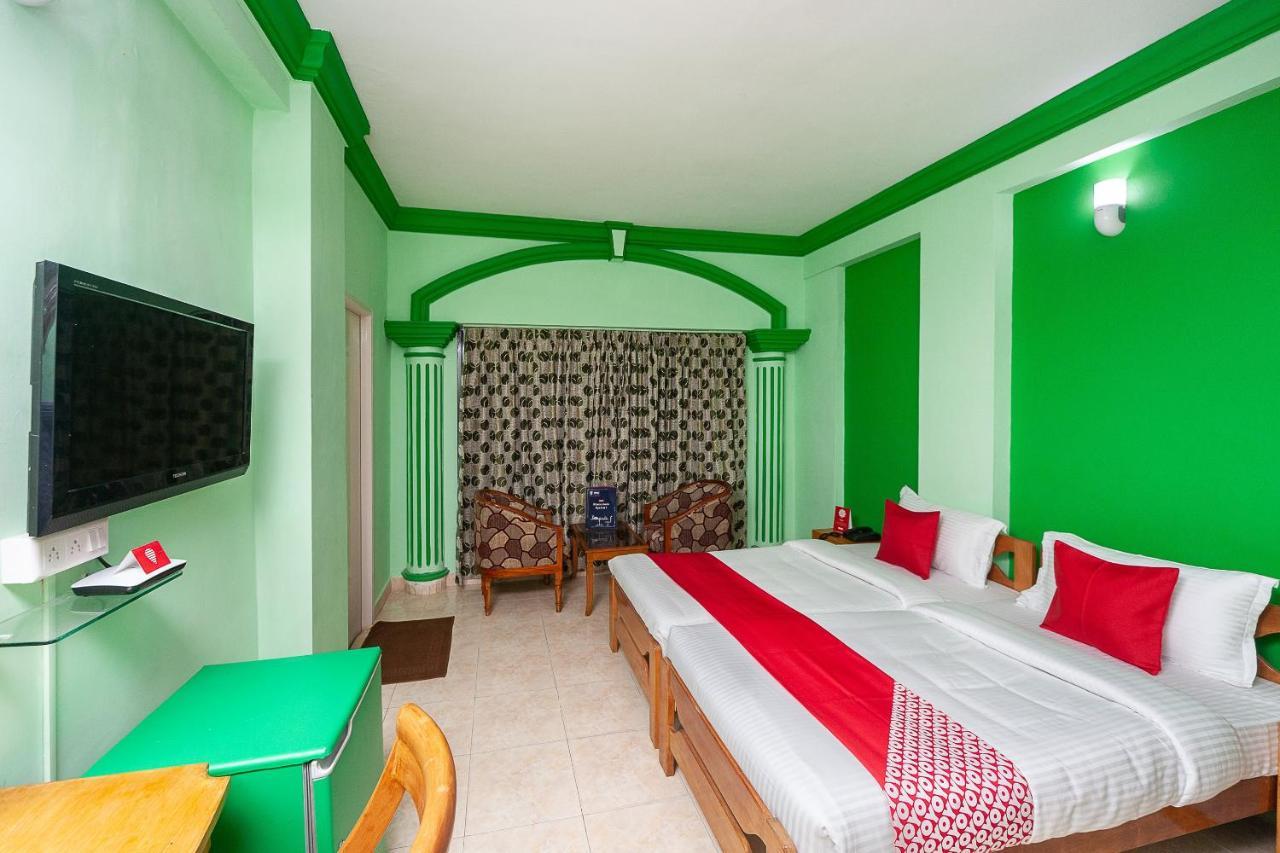 Hotel Manhattan Chennai Bagian luar foto