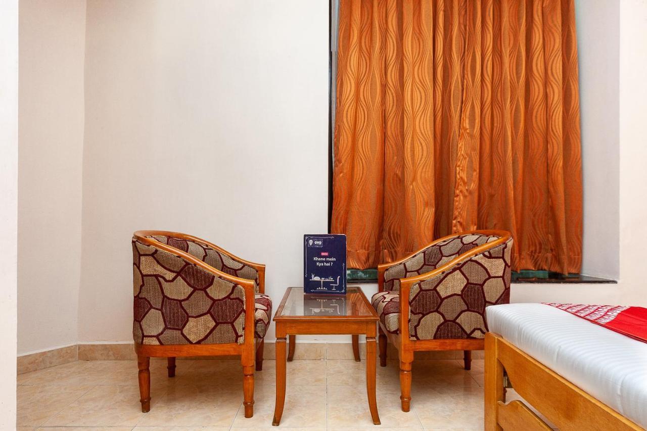 Hotel Manhattan Chennai Bagian luar foto