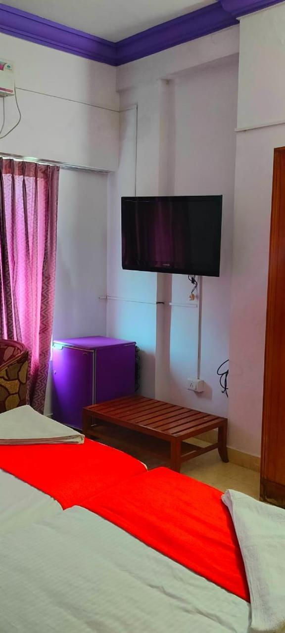 Hotel Manhattan Chennai Bagian luar foto