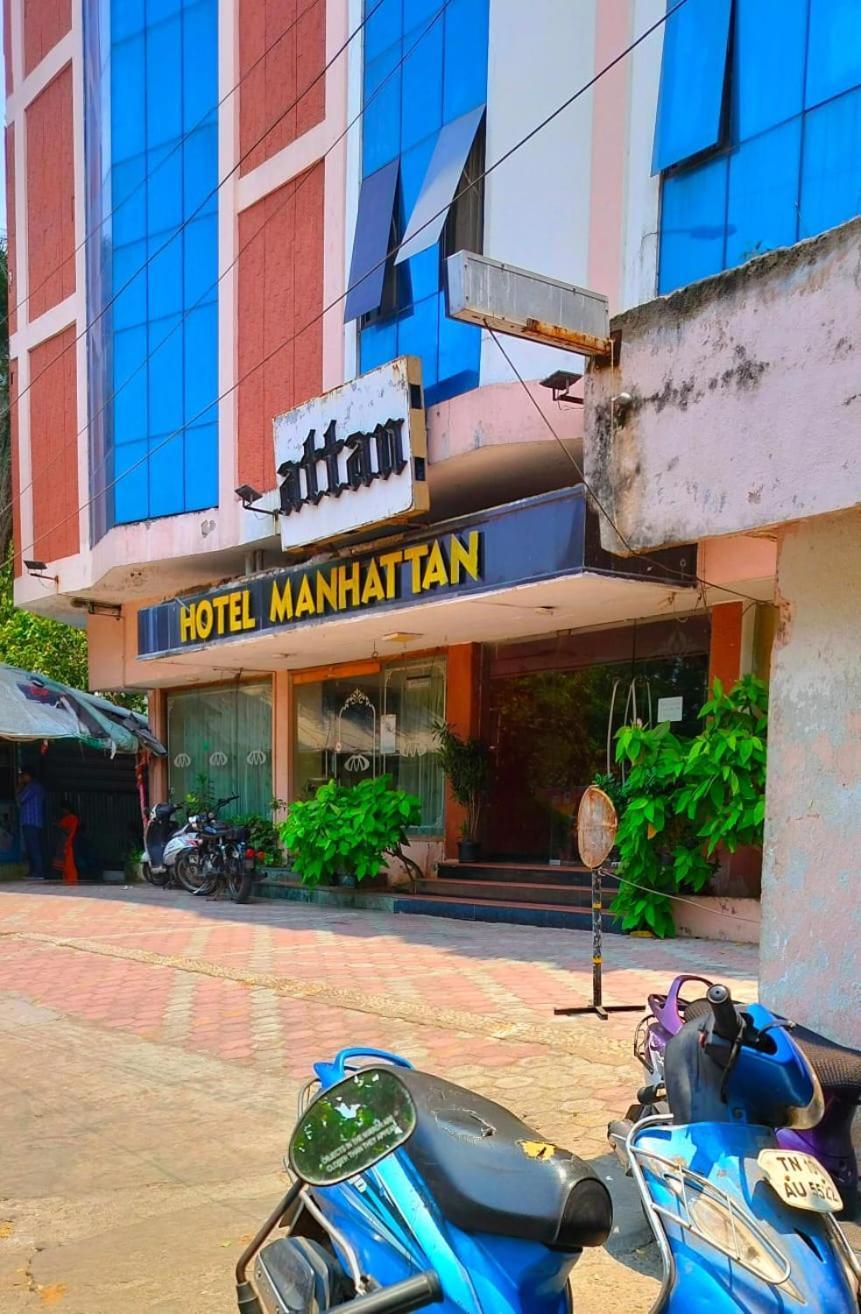 Hotel Manhattan Chennai Bagian luar foto