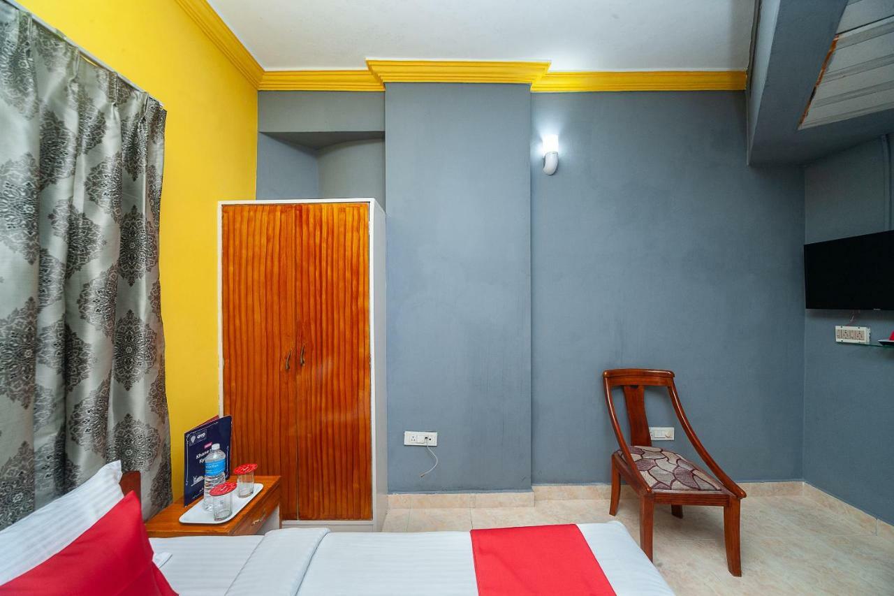 Hotel Manhattan Chennai Bagian luar foto