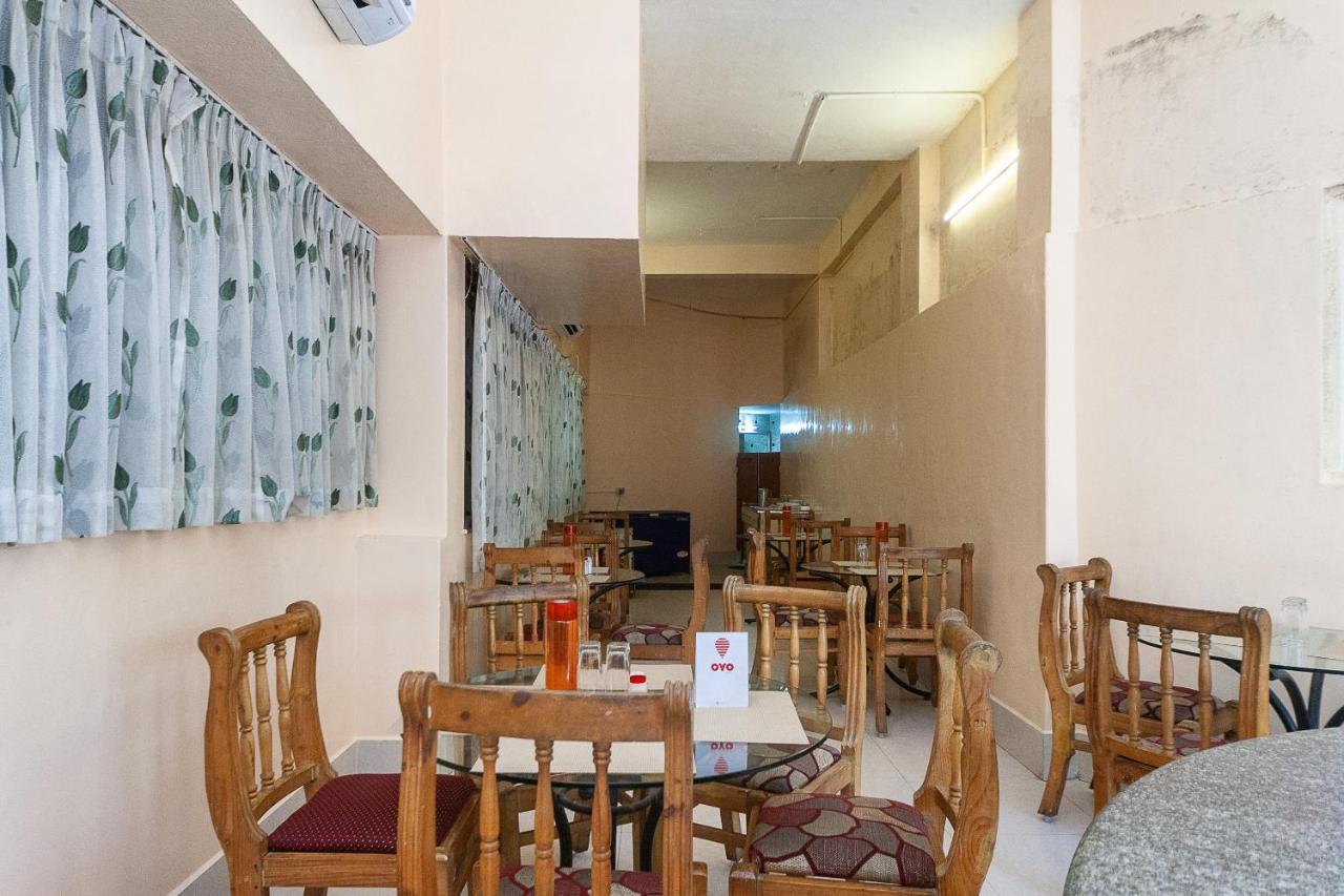 Hotel Manhattan Chennai Bagian luar foto