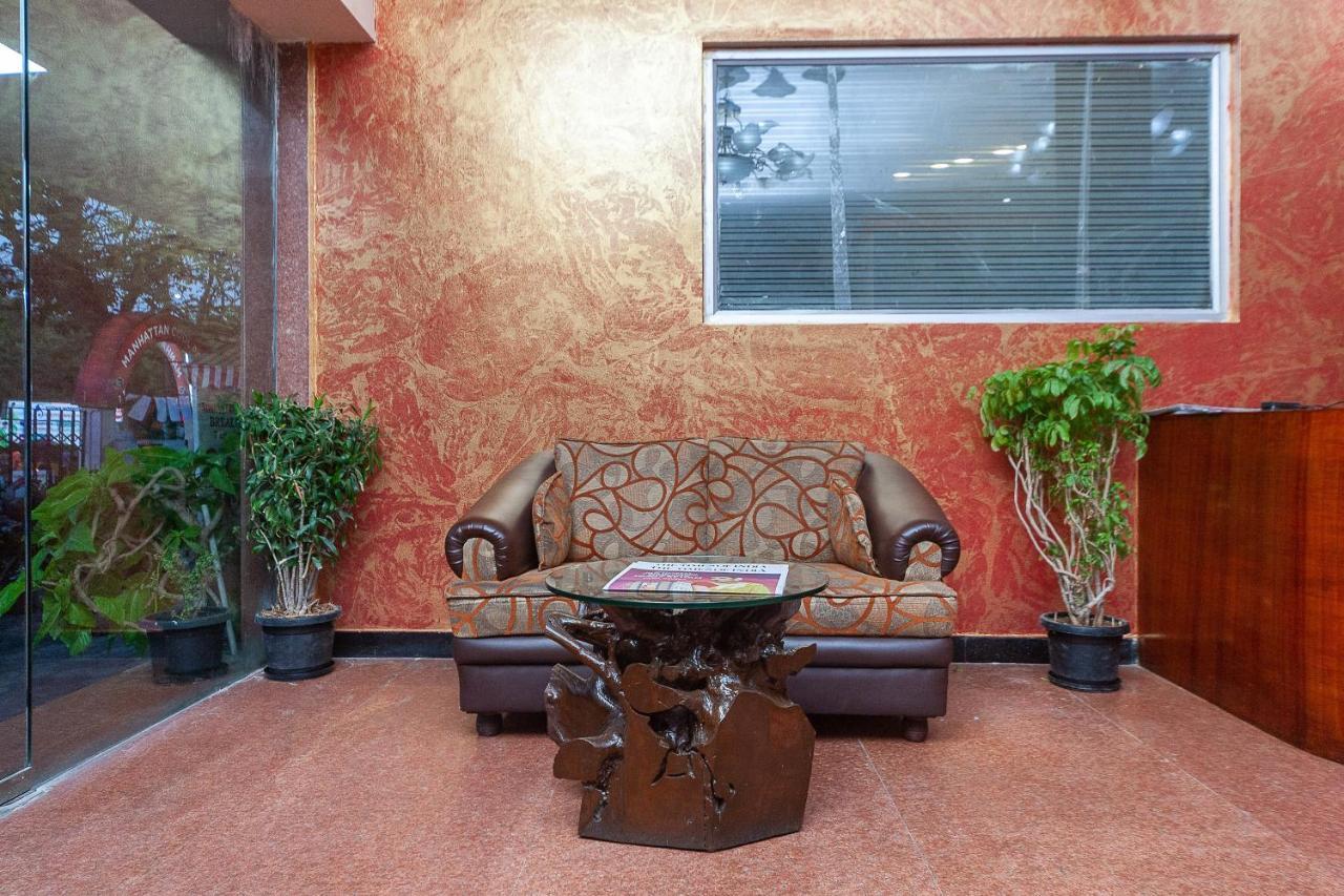 Hotel Manhattan Chennai Bagian luar foto